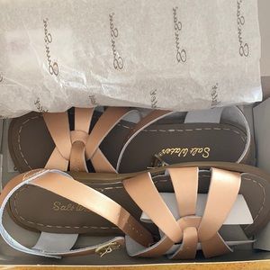 Salt Water sandals rose gold